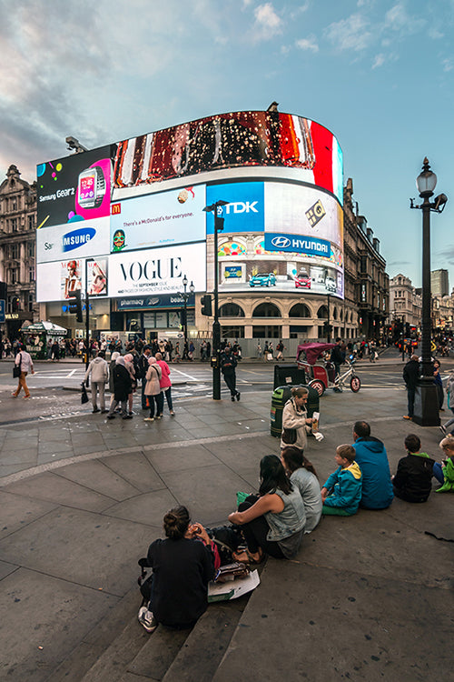 OUTDOOR DIRECT VIEW LED SOLUTIONS