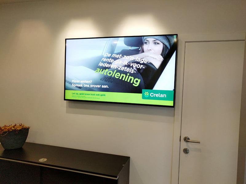 Professional Monitor (32"-84")