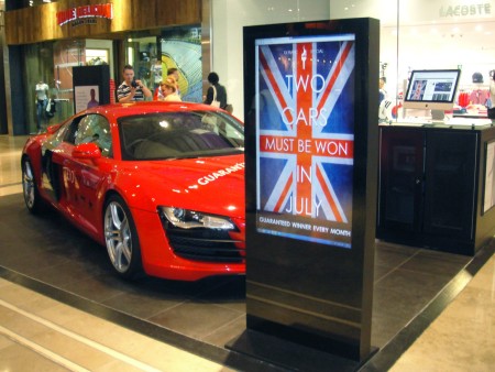 55” ANDROID DOUBLE-SIDED FREESTANDING DIGITAL POSTERS