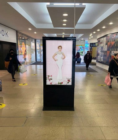 55” ANDROID DOUBLE-SIDED FREESTANDING DIGITAL POSTERS