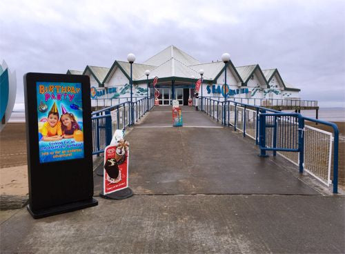 Freestanding Outdoor Advertising Displays (47"&55")