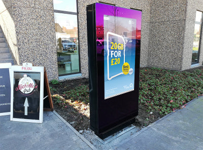 Freestanding Outdoor Advertising Displays (47"&55")