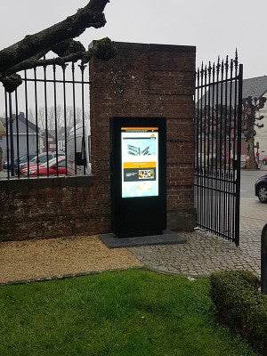 Freestanding Outdoor Advertising Displays (47"&55")